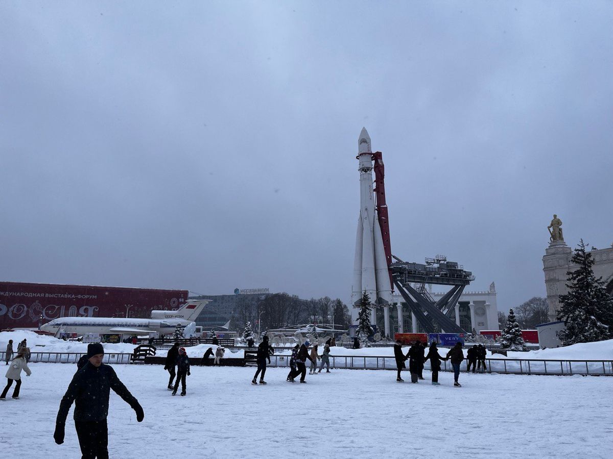 Каток Москвы: Путешествие на ВДНХ